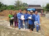 Chương trình tặng quà đổ móng cho người dân tỉnh Ninh Bình